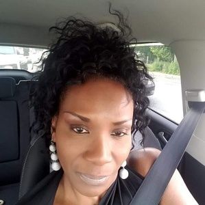 Meet your Posher, Inez